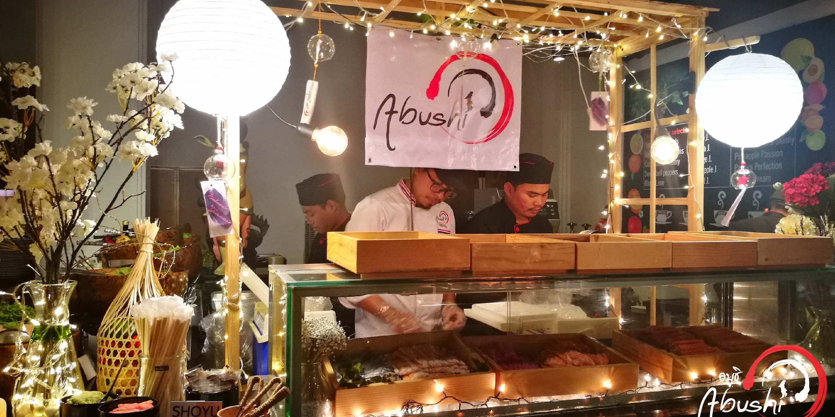 รับจัดเลี้ยงอาหารญี่ปุ่น นอกสถานที่ จัดเลี้ยงซูชิ ซาชิมิ ราเมง ยากิโซบะ เทมปุระ ซุ้มอาหารญี่ปุ่น ซุ้มซูชิงานแต่ง เปิดตัวสินค้า งานเลี้ยงเปิดตัว งานเลี้ยงสังสรรค์ งานเลี้ยงบริษัท เบนโตะ อาหารกล่อง อาหารญี่ปุ่น