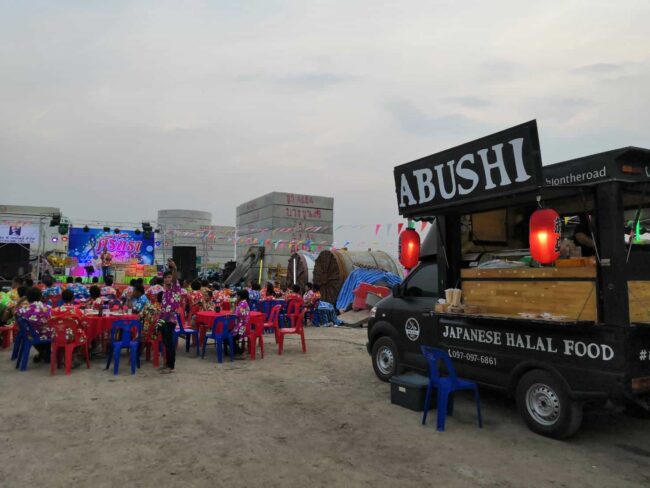 รับจัดเลี้ยงอาหารญี่ปุ่น นอกสถานที่ จัดเลี้ยงซูชิ ซาชิมิ ราเมง ยากิโซบะ เทมปุระ ซุ้มอาหารญี่ปุ่น ซุ้มซูชิงานแต่ง เปิดตัวสินค้า งานเลี้ยงเปิดตัว งานเลี้ยงสังสรรค์ งานเลี้ยงบริษัท