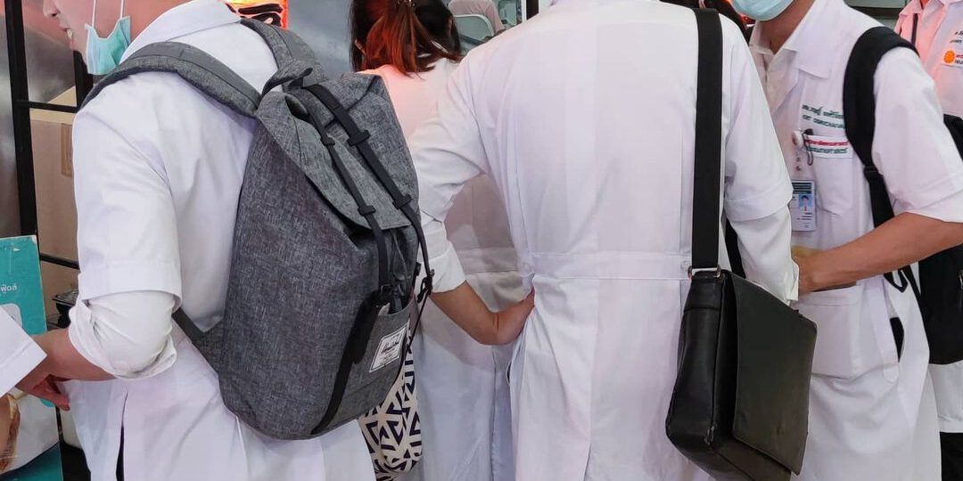 จัดเลี้ยงอาหารญ๊่ปุ่น แบบปลอดภัย คณะแพทยศาสตร์ โรงพยาบาลธรรมศาสตร์ ที่ไว้วางใจให้เราบริการอาหารแก่บุคคลากรทางการแพทย์ จำนวน 300 ชุด