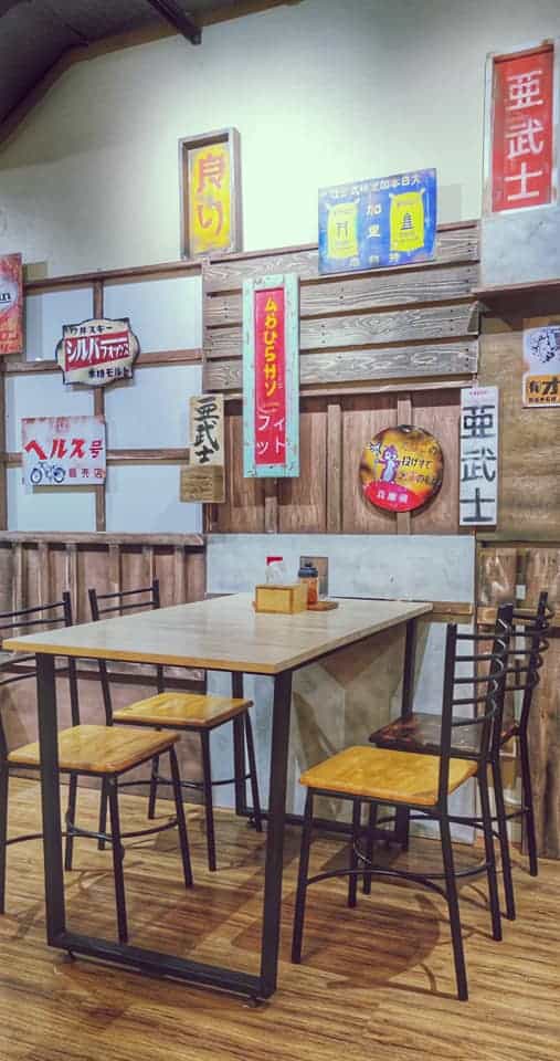 โซนนั่งรับประทานอาหารร้านอบูชิ Abushi ในบรรยากาศสไตล์ญี่ปุ่น