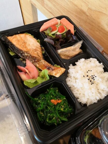 เบนโตะ อาหารกล่องญี่ปุ่น แซลมอนย่างเทริยากิ ฮาลาล