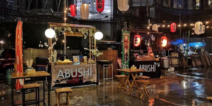 นอกจากงานจัดเลี้ยง เราก็ยังให้บริการจัดพร้อพซุ้มอาหารญี่ปุ่นประกอบงานถ่ายโฆษณาของสายการบิน Japan airlines