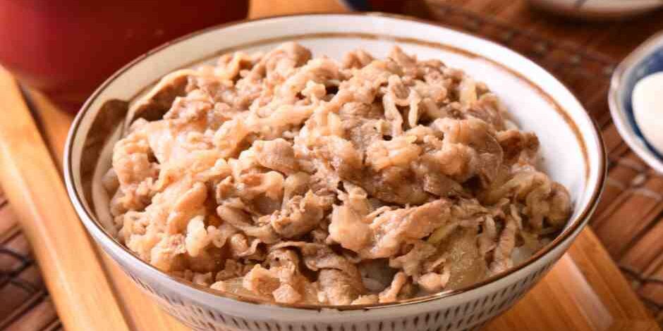 ข้าวหน้าเนื้อ (Gyudon) ข้าวหน้าเนื้อ (Gyudon)