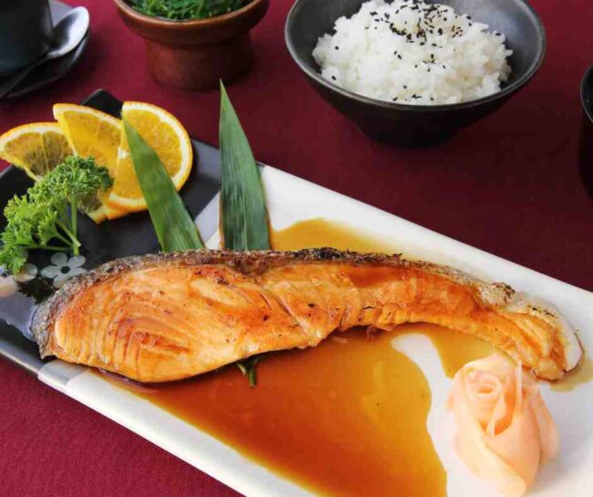 แซลมอนเทอริยากิ (Teriyaki Salmon)