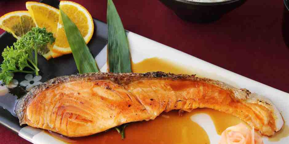 แซลมอนเทอริยากิ (Teriyaki Salmon) แซลมอนเทอริยากิ (Teriyaki Salmon)