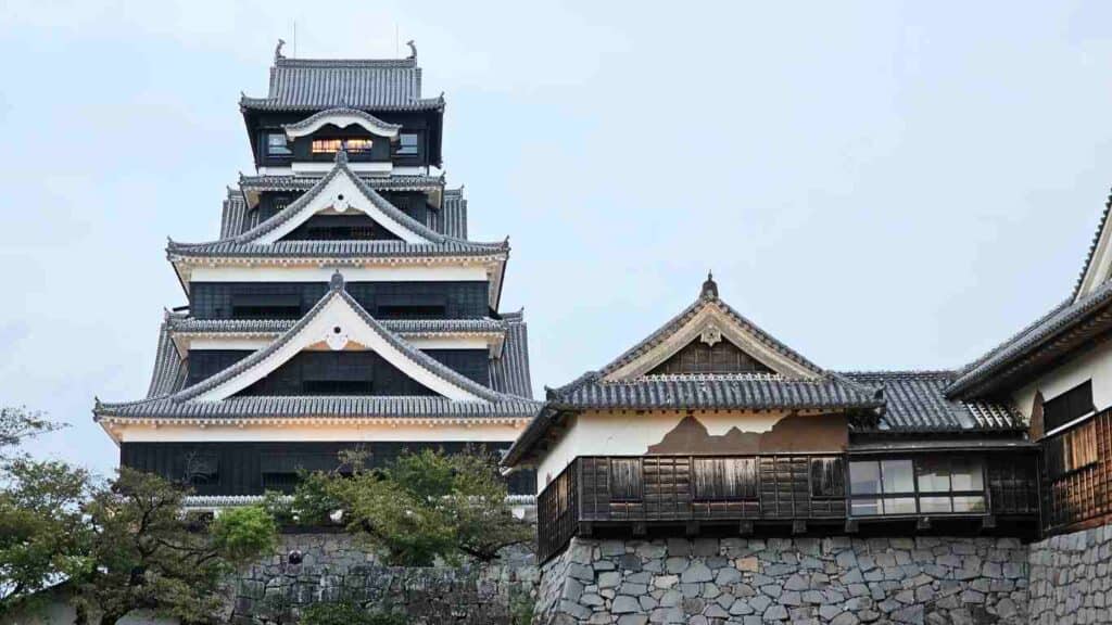 ประวัติศาสตร์ 400 ปีอันวิจิตรงดงามของปราสาทคุมาโมโตะ Kumamoto Castle