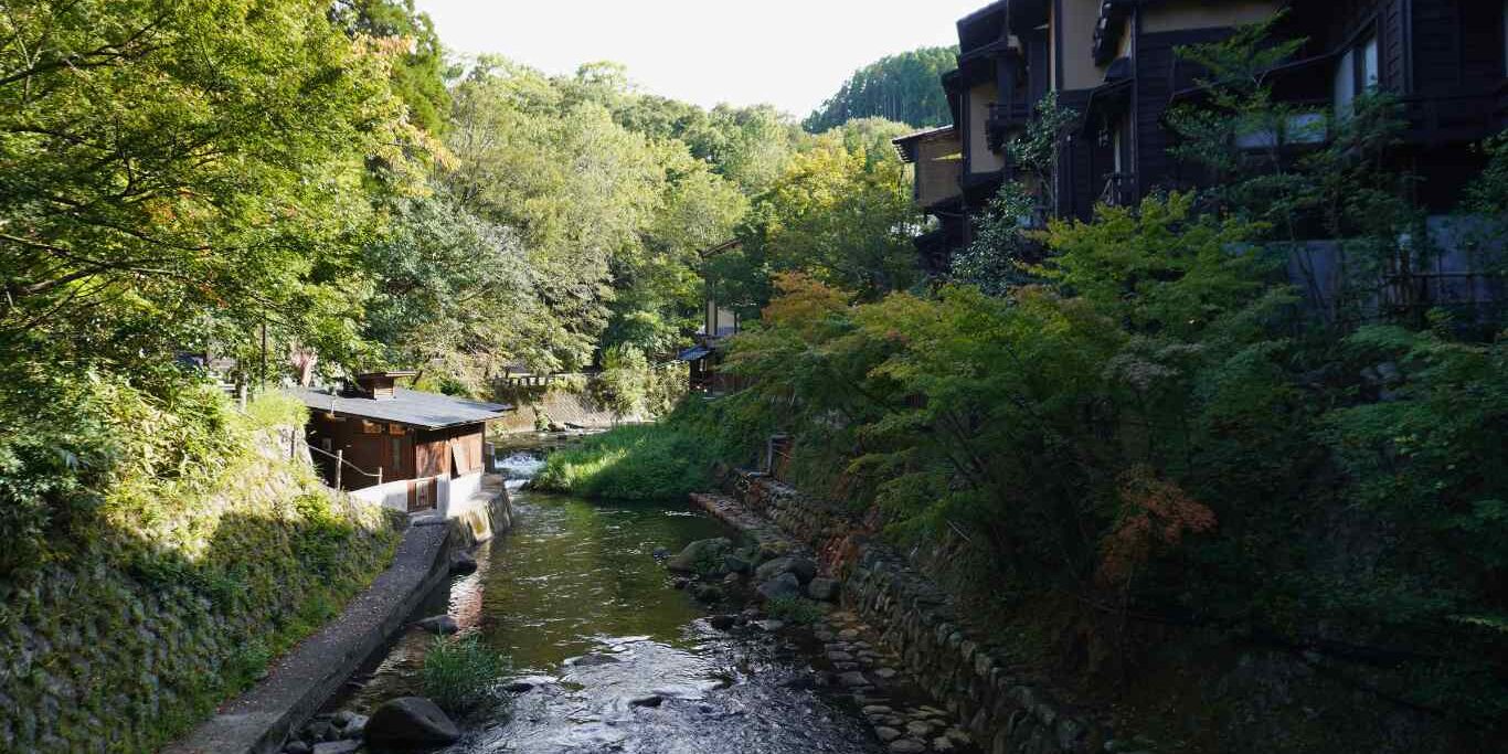 ธรรมชาติเงียบสงบที่เมือง kurokawaonsen